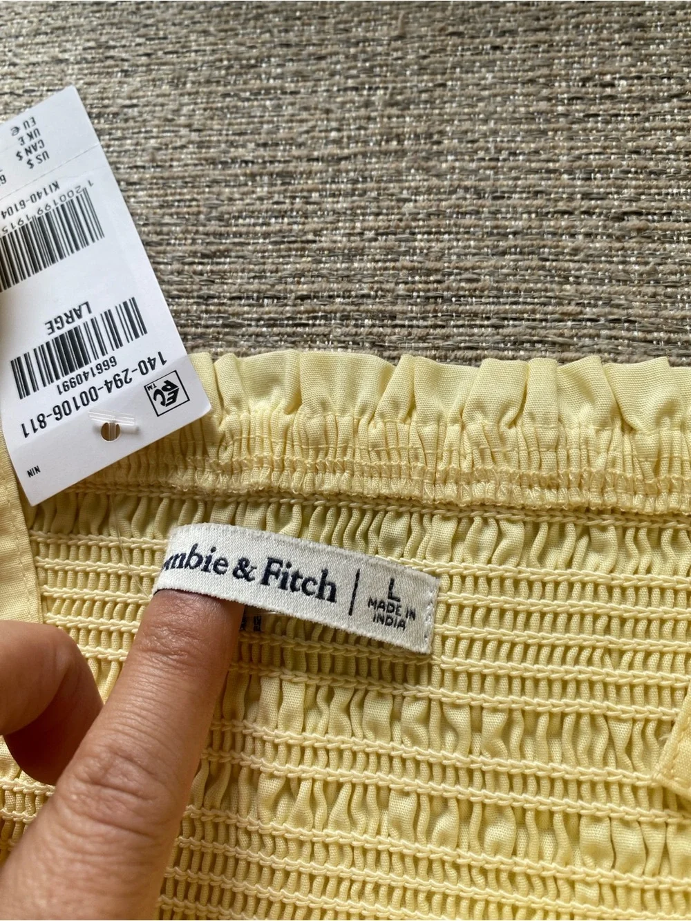 Abercrombie and Fitch 2-in1 Convertible Tank Top in Soft Yellow - Picture 7 of 9